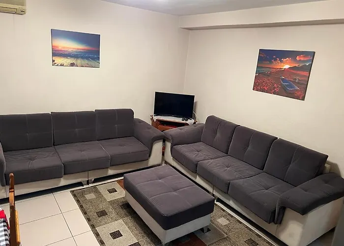Entire Nice Apartment, In The Center